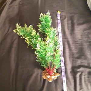 3/$10 Fish tank decor